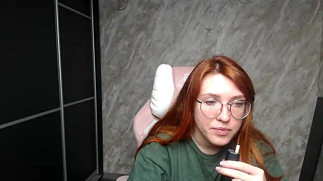 Reginasmilee online show from February 2026 05:39:02 PM