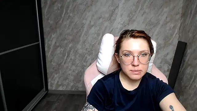 Reginasmilee online show from March 2026 03:47:01 AM