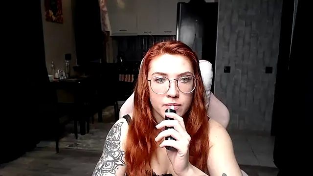 Reginasmilee online show from March 2026 05:35:01 AM