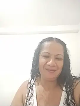 Yenifer caisedo online show from June 2026 12:04:01 PM