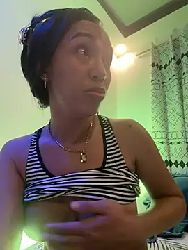 Snapshot of AmberLima chatting on June 2026 06:23:02 AM AmberLima online show from June 2026 06:23:02 AM