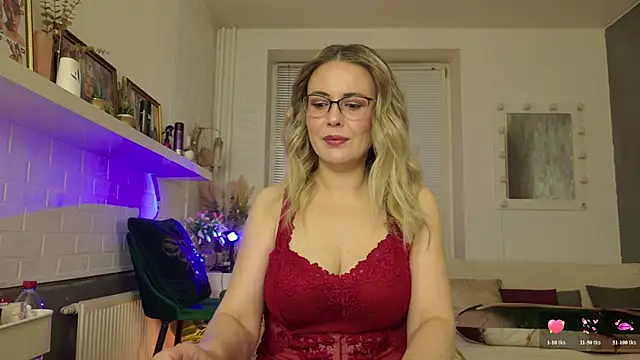 Snapshot of BeautyeyesLovely chatting on May 2026 12:52:02 AM BeautyeyesLovely online show from May 2026 12:52:02 AM