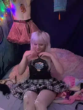 LilyMintyx online show from July 2026 10:23:01 PM