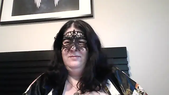 RavenRunee online show from July 2026 01:30:01 AM