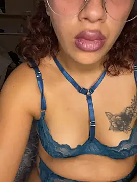 Snapshot of BiaaSexxy chatting on July 2026 06:33:01 PM BiaaSexxy online show from July 2026 06:33:01 PM