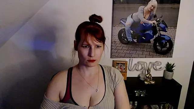 Snapshot of GileraBabe chatting on July 2026 06:45:02 PM GileraBabe online show from July 2026 06:45:02 PM