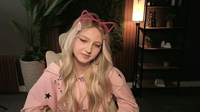 Snapshot of Aliselle chatting on July 2026 01:40:01 PM Aliselle online show from July 2026 01:40:01 PM
