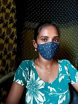 Snapshot of Tamil_Soloqueen_001 chatting on July 2026 05:45:02 AM Tamil Soloqueen 001 online show from July 2026 05:45:02 AM