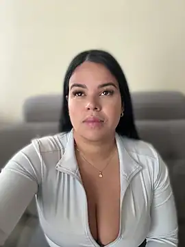 AliceStarshine online show from April 2026 12:38:01 PM