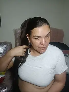 Snapshot of Zuleyka_47 chatting on July 2026 02:57:02 AM Zuleyka 47 online show from July 2026 02:57:02 AM