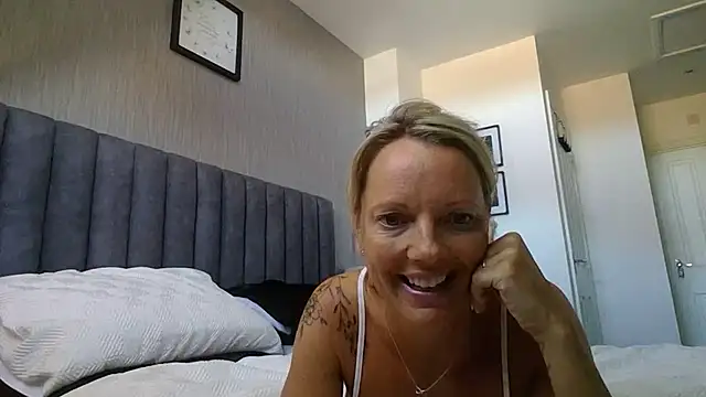 Snapshot of SexpotPolly chatting on July 2026 08:39:02 AM SexpotPolly online show from July 2026 08:39:02 AM