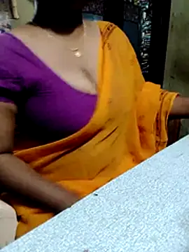 Snapshot of Anu_curvy chatting on July 2026 05:18:01 PM Anu curvy online show from July 2026 05:18:01 PM