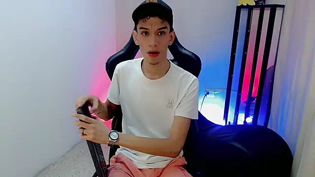 Snapshot of YorYo_hot chatting on July 2026 01:25:01 PM YorYo hot online show from July 2026 01:25:01 PM