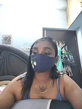 Snapshot of Dhaarani-cam chatting on July 2026 04:06:02 AM Dhaarani-cam online show from July 2026 04:06:02 AM