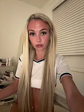 Snapshot of summerblue_ chatting on July 2026 10:11:01 PM summerblue online show from July 2026 10:11:01 PM
