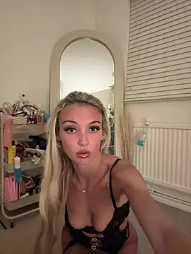 Snapshot of summerblue_ chatting on July 2026 09:50:02 PM summerblue online show from July 2026 09:50:02 PM