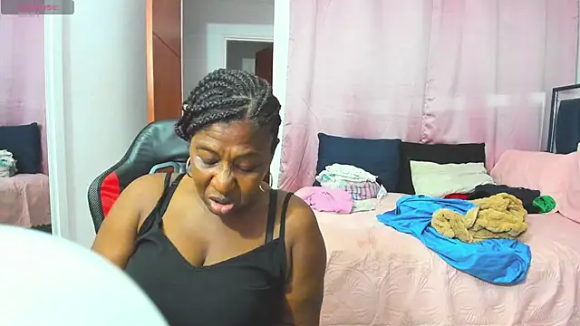 LupeAdams online show from May 2026 10:48:01 PM