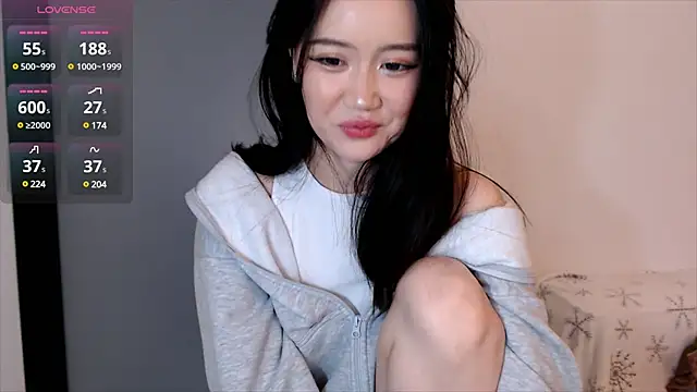 AmiliYan online show from January 2025 10:38:01 AM