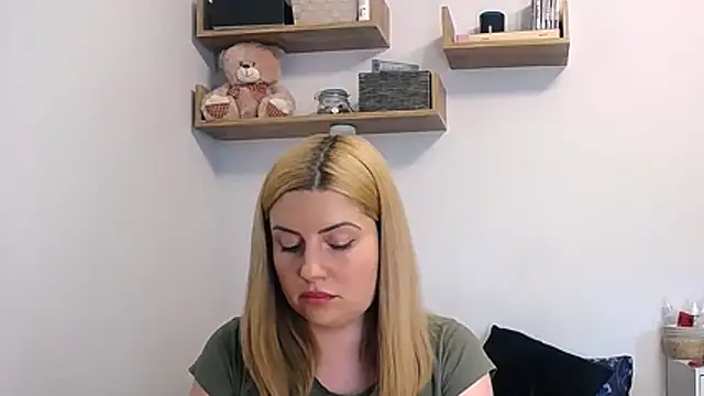 Snapshot of alisenties chatting on June 2026 02:27:02 PM alisenties online show from June 2026 02:27:02 PM