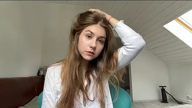 AriaToya online show from July 2026 02:00:01 PM