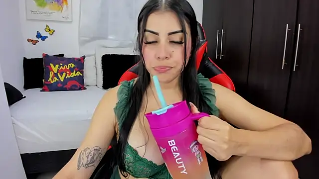 lucy007  online show from March 2025 08:05:01 PM