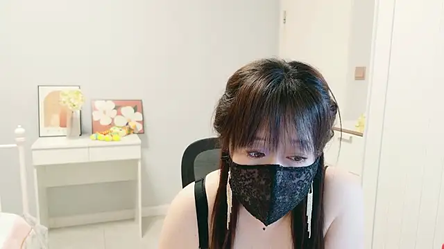 Snapshot of XantheBloom chatting on July 2026 01:07:01 PM XantheBloom online show from July 2026 01:07:01 PM