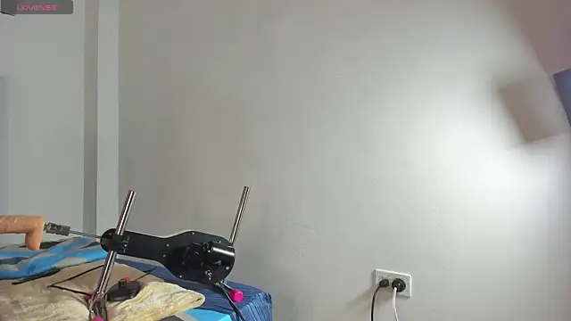 zoe08    online show from July 2026 09:42:02 PM