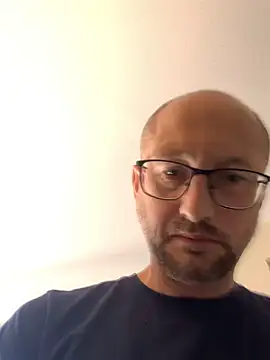 Snapshot of Rosbif69 chatting on July 2026 11:34:01 AM Rosbif69 online show from July 2026 11:34:01 AM