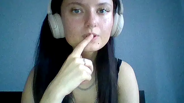 Snapshot of yana101 chatting on July 2026 03:21:02 PM yana101 online show from July 2026 03:21:02 PM