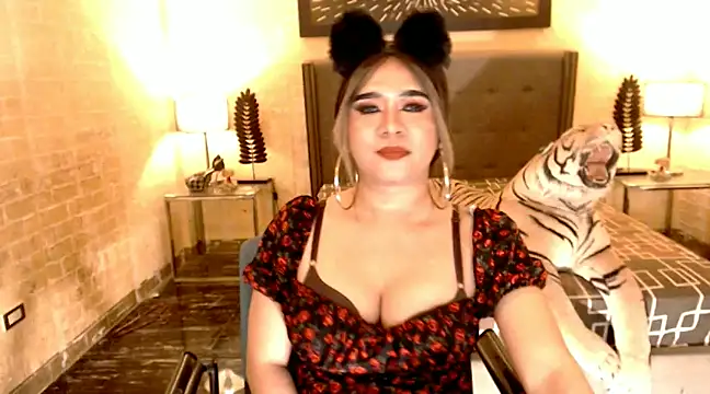 BigCumHuntersxx online show from February 2025 11:02:01 AM