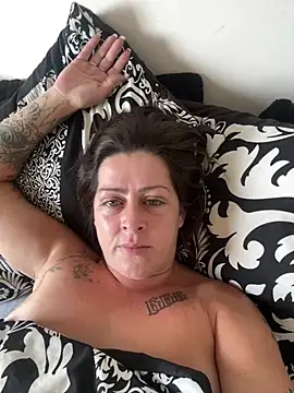 Snapshot of tattooed_milf chatting on July 2026 08:43:01 AM tattooed milf online show from July 2026 08:43:01 AM