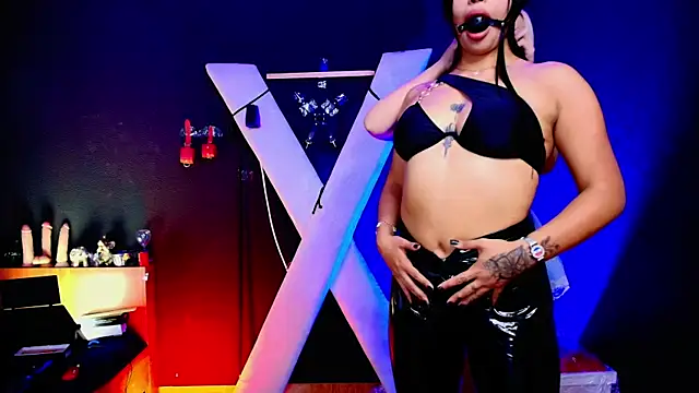 Red Lipsduo  online show from July 2026 09:44:01 PM