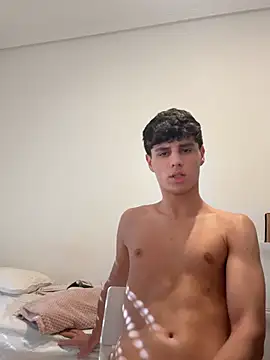 Snapshot of diegogymboy chatting on July 2026 07:18:02 AM diegogymboy online show from July 2026 07:18:02 AM