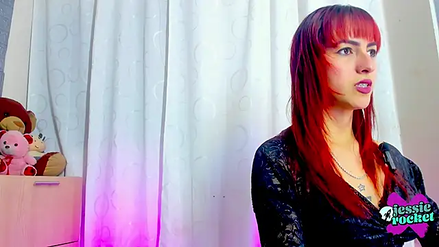 jessierocketx online show from April 2026 07:44:02 PM