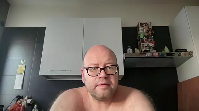 Snapshot of theitalianbear chatting on June 2026 04:18:02 AM theitalianbear online show from June 2026 04:18:02 AM