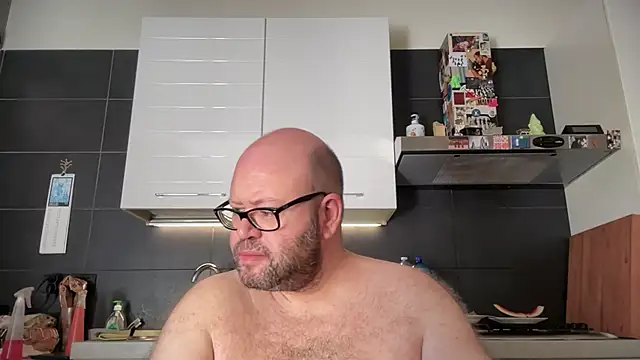 Snapshot of theitalianbear chatting on July 2026 07:23:02 AM theitalianbear online show from July 2026 07:23:02 AM