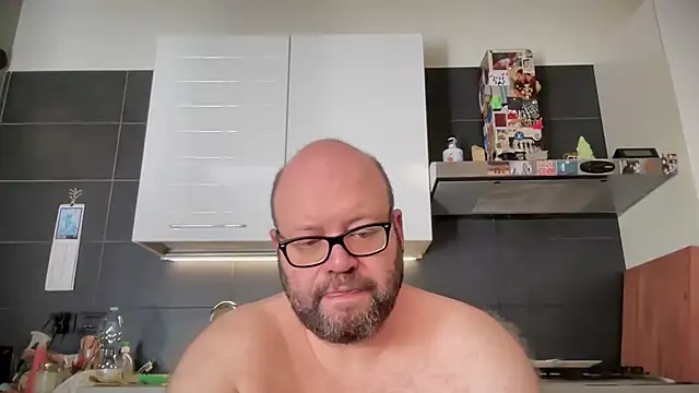 Snapshot of theitalianbear chatting on July 2026 07:37:01 AM theitalianbear online show from July 2026 07:37:01 AM