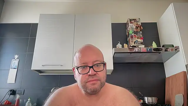 Snapshot of theitalianbear chatting on July 2026 08:23:01 AM theitalianbear online show from July 2026 08:23:01 AM