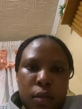 Snapshot of HeyHoneyBee chatting on July 2026 05:01:02 PM HeyHoneyBee online show from July 2026 05:01:02 PM