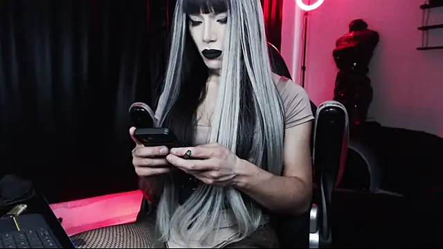 april simons2 online show from October 2025 10:04:01 PM