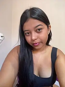 Snapshot of emmily9 chatting on July 2026 12:04:02 PM emmily9 online show from July 2026 12:04:02 PM