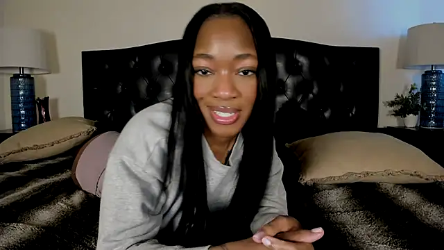 nicolesolace online show from February 2026 10:06:01 PM