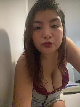 SofiaDinamita online show from August 2026 04:42:02 PM