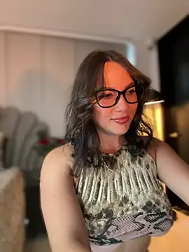 Snapshot of HannaBeckett chatting on July 2026 10:26:02 PM HannaBeckett online show from July 2026 10:26:02 PM