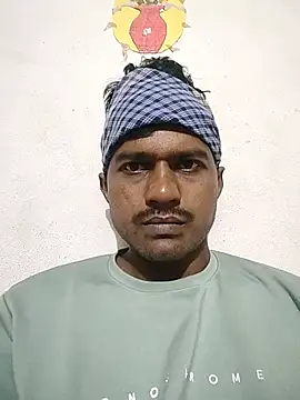 Snapshot of Raakkesh chatting on August 2026 04:22:01 PM Raakkesh online show from August 2026 04:22:01 PM