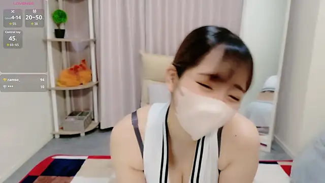 Snapshot of moeka- chatting on August 2026 10:07:01 AM moeka- online show from August 2026 10:07:01 AM