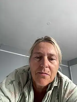 Snapshot of Blondnboujee53 chatting on August 2026 10:29:01 AM Blondnboujee53 online show from August 2026 10:29:01 AM