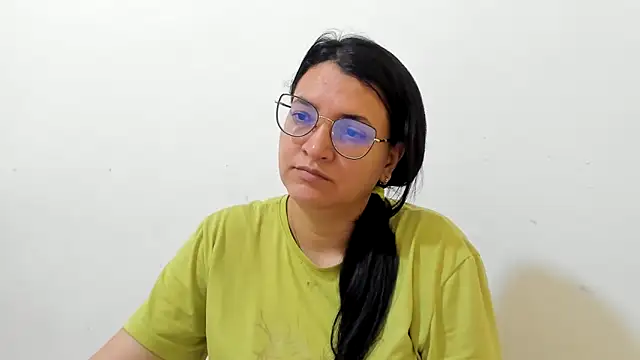 MARILYN GARCIA online show from November 2025 01:45:01 PM