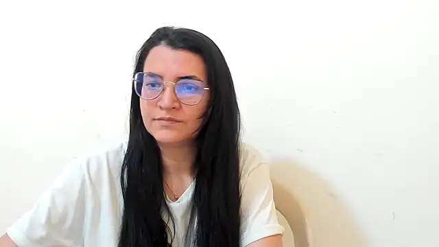 MARILYN GARCIA online show from November 2025 04:06:01 PM