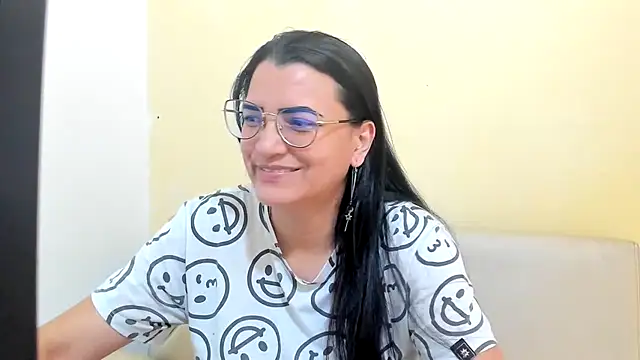 Snapshot of MARILYN_GARCIA chatting on April 2026 03:42:01 PM MARILYN GARCIA online show from April 2026 03:42:01 PM